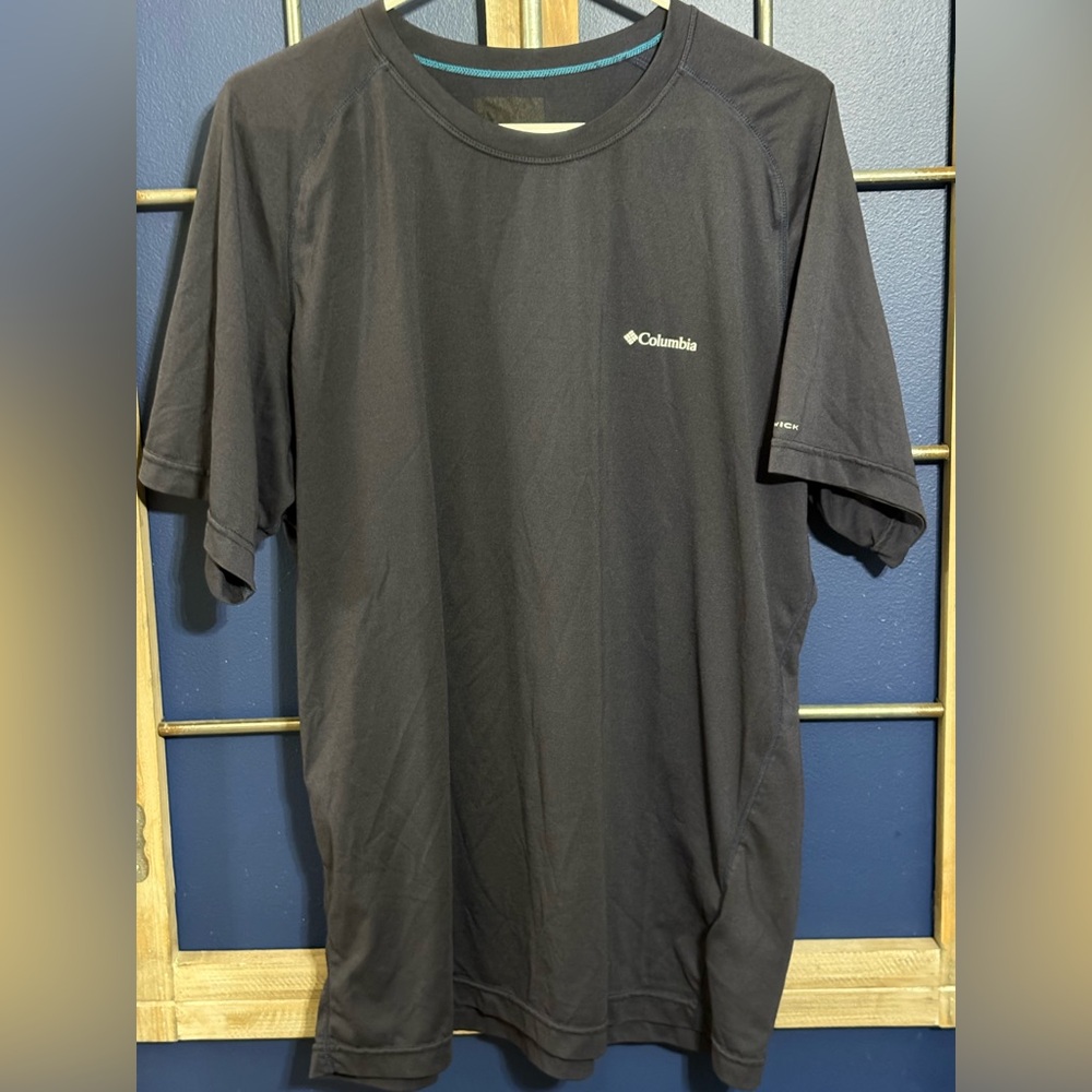 Columbia Men's Dark Gray Short Sleeve Tee
